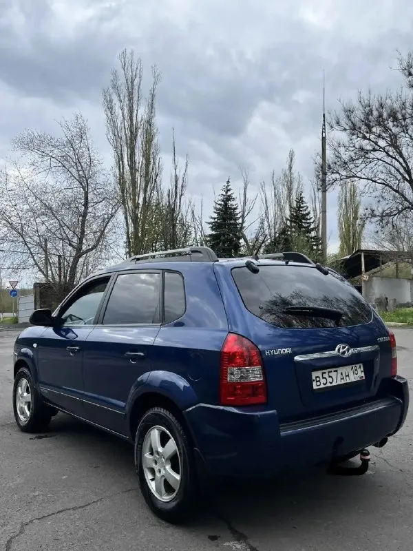 Hyundai tucson весь в заводском окрасе все остекление заводское 1 совбственик пробег :190,000( родной ) в дтп не участвовал корейская сборка год :2007 двигатель :2,0( масло не берет, не троит, не дымит ) коробка : механика ( все передачи втыкаются без хруста и вылетов ) ходовая часть вложений не требует передний привод комплектации : 12 подушек безопасности, кондиционер рабочий, противотуманный фары, 4-эл стеклоподъемника, эл- регулировка зеркал, abs, esp, корректор фар цена : 880,000 ( разумный торг у капота ) осмотре г снежное номер : +7949-792-17-35 max: +7918-538-47-12 📞 звоните: +7(949)7921735 - фотография - 6