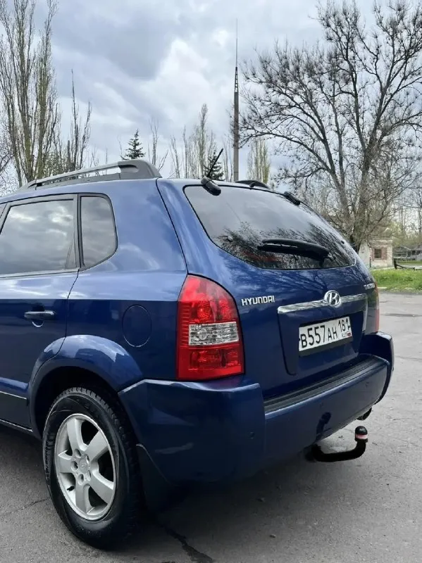Hyundai tucson весь в заводском окрасе все остекление заводское 1 совбственик пробег :190,000( родной ) в дтп не участвовал корейская сборка год :2007 двигатель :2,0( масло не берет, не троит, не дымит ) коробка : механика ( все передачи втыкаются без хруста и вылетов ) ходовая часть вложений не требует передний привод комплектации : 12 подушек безопасности, кондиционер рабочий, противотуманный фары, 4-эл стеклоподъемника, эл- регулировка зеркал, abs, esp, корректор фар цена : 880,000 ( разумный торг у капота ) осмотре г снежное номер : +7949-792-17-35 max: +7918-538-47-12 📞 звоните: +7(949)7921735 - фотография - 7