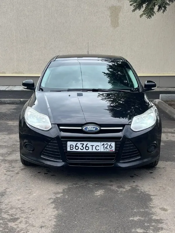 Продам ford focus 3. 2012г. в. 1.6 на 105л. с., на механике, самая надежная связка. 205000км. родного пробега. авто в идеальном состоянии по всем параметрам. кузов без вздутостей, ржавчин, царапин. салон без потертостей, грязи, дыр и т. д. двигатель масло не расходует вообще, не троит, не дизелит, катализатор удален и прошита под евро 2,масло нигде не течет. кпп так же в идеале, сцепа как новая. по ходовой без стуков. заменен ремень грм, помпа, масло двс и подушки. готов на любые проверки. в авто работает абсолютно все, включая кондиционер. резина лето новая. автотека зеленая. территориально старобешево/донецк 835 000 руб. вопросы по тф. +7 949 337 07 37 +7 949 318 50 79 - фотография - 1