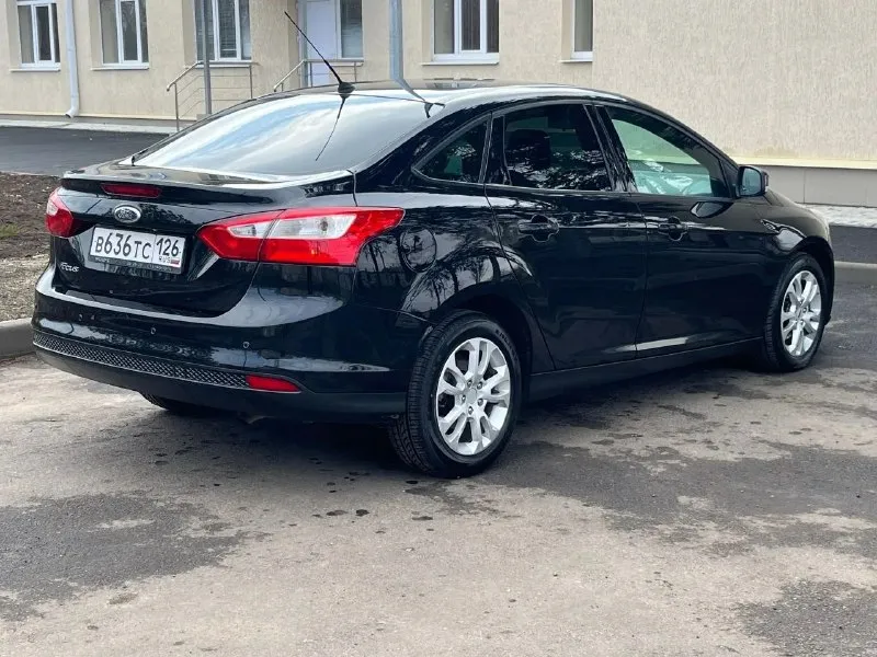 Продам ford focus 3. 2012г. в. 1.6 на 105л. с., на механике, самая надежная связка. 205000км. родного пробега. авто в идеальном состоянии по всем параметрам. кузов без вздутостей, ржавчин, царапин. салон без потертостей, грязи, дыр и т. д. двигатель масло не расходует вообще, не троит, не дизелит, катализатор удален и прошита под евро 2,масло нигде не течет. кпп так же в идеале, сцепа как новая. по ходовой без стуков. заменен ремень грм, помпа, масло двс и подушки. готов на любые проверки. в авто работает абсолютно все, включая кондиционер. резина лето новая. автотека зеленая. территориально старобешево/донецк 835 000 руб. вопросы по тф. +7 949 337 07 37 +7 949 318 50 79 - фотография - 3