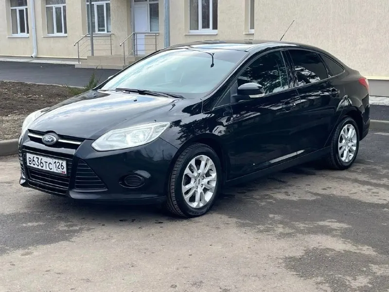 Продам ford focus 3. 2012г. в. 1.6 на 105л. с., на механике, самая надежная связка. 205000км. родного пробега. авто в идеальном состоянии по всем параметрам. кузов без вздутостей, ржавчин, царапин. салон без потертостей, грязи, дыр и т. д. двигатель масло не расходует вообще, не троит, не дизелит, катализатор удален и прошита под евро 2,масло нигде не течет. кпп так же в идеале, сцепа как новая. по ходовой без стуков. заменен ремень грм, помпа, масло двс и подушки. готов на любые проверки. в авто работает абсолютно все, включая кондиционер. резина лето новая. автотека зеленая. территориально старобешево/донецк 835 000 руб. вопросы по тф. +7 949 337 07 37 +7 949 318 50 79 - фотография - 4