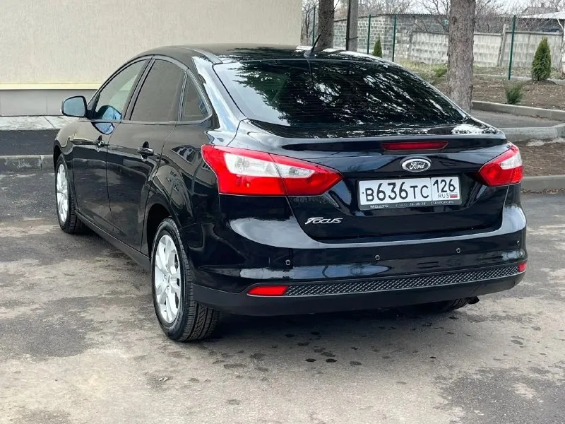 Продам ford focus 3. 2012г. в. 1.6 на 105л. с., на механике, самая надежная связка. 205000км. родного пробега. авто в идеальном состоянии по всем параметрам. кузов без вздутостей, ржавчин, царапин. салон без потертостей, грязи, дыр и т. д. двигатель масло не расходует вообще, не троит, не дизелит, катализатор удален и прошита под евро 2,масло нигде не течет. кпп так же в идеале, сцепа как новая. по ходовой без стуков. заменен ремень грм, помпа, масло двс и подушки. готов на любые проверки. в авто работает абсолютно все, включая кондиционер. резина лето новая. автотека зеленая. территориально старобешево/донецк 835 000 руб. вопросы по тф. +7 949 337 07 37 +7 949 318 50 79 - фотография - 8
