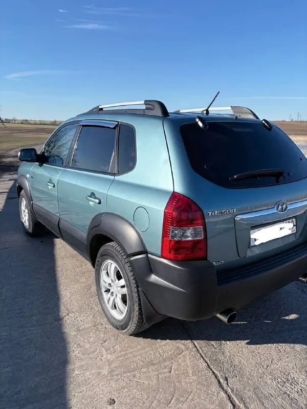 Продам tucson crdi 08г. мех.6 ступка. пробег 260т. км. машина в хорошем состоянии для своих лет. цена:899т. ₽ телефон:±79493835773 - фотография - 1