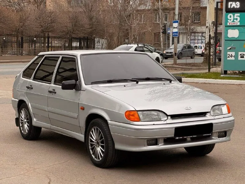 Продам ваз 2114 1.6 8v 2013 год выпуска пробег 116-000 тыс автомобиль покупал новым из автосалона состояние новой машины без вмятин царапин не гнилой ржавчины нет!!! не бит не крашен!!! ходовая часть вся обслужена. резина новая летняя диски r15 комплектация люкс с подогревом сидений один хозяин с автосалона авто не пригон!!! местная любое оформление 2 стекла подъемника цена 415-000₽ +7-949-339-39-59 реальному покупателю торг. - фотография - 1