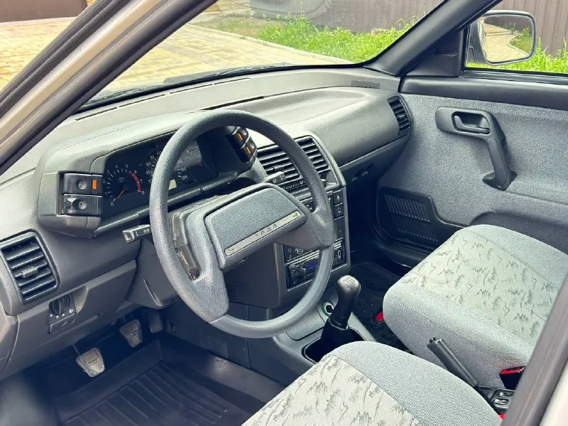 Продам ваз 2110 авто местное один владелец по птс автотека зелёная авто в родной краске в дтп не участвовала без гнили и рыжиков ориганльный пробег 136 тысяч установлен газ вписан в птс авто не каких вложений не требует цена 365 тысяч рублей все вопросы по телефону +79494906570 📲 tg: @belash010 📞 звоните: +7(949)4906570 - фотография - 7