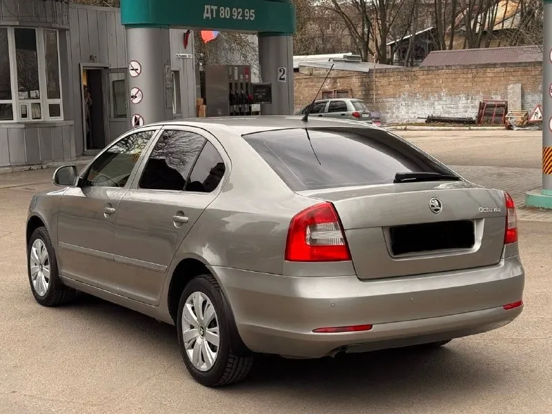 Продам skoda octavia a5 рейсталинг 1.6 бензин год выпуска 2010 состояние идеальное. без рыжиков сервисные книги. вложений не требует! 2 владельца за все время! любое оформление! салон не затертый не порваный резина хорошая летняя авто полностью обслужена до мелочей работает ровно. коробка переключает идеально климат контроль работает кондиционер так же работает все жидкости заменены! стекла все родные каждая кнопка работает) цена 760-000₽ торг реальным покупателям! +7-949-794-46-27 остольные вопросы по телефону звоните в любое время. 📲 tg: евгений 📞 звоните: +7(949)7944627 - фотография - 1
