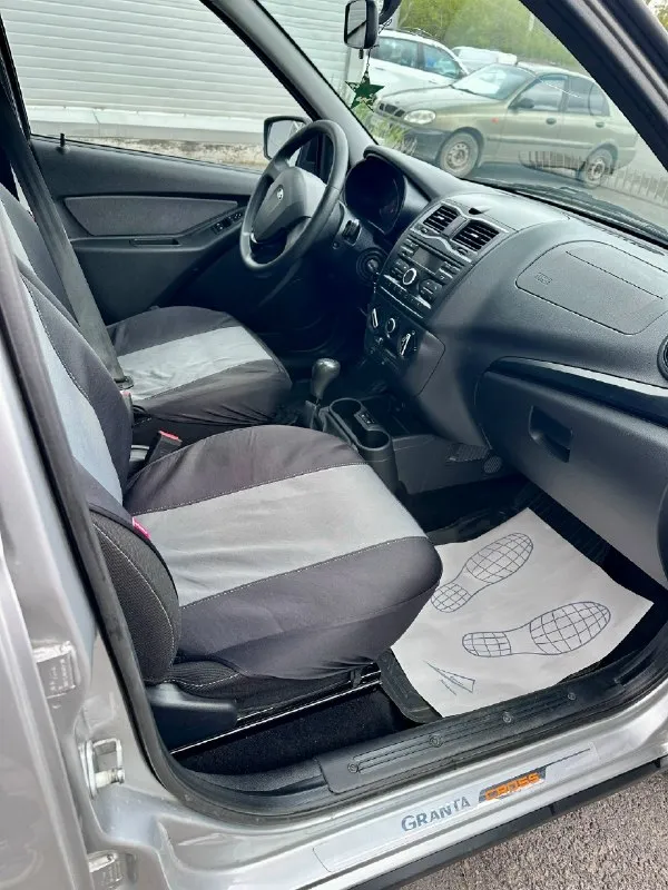 Ваз granta cross 1,6. mt, 2024, 47 502 км родная краска, без дтп. живая, для грунтовок и города — отлично. подогрев передних сидений. торг уместен при осмотре. донецк.1050000 руб +79496050619 📞 звоните: +7(949)6050619 - фотография - 4