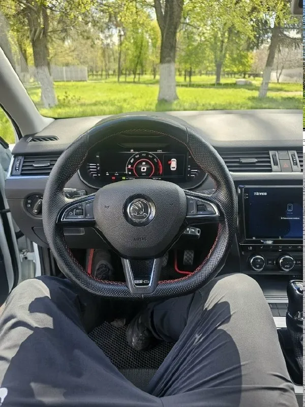 💰2 150 000₽ 📱+7 (949) 06 777 03 🚘пробег 185 тыс. км продается безупречный просторный автомобиль с оригинальным пробегом в кузове универсал, мечта для многих поклонников skoda и vag group в целом. отличная динамика от ресурсного мотора (cjsb ea888 1.8 gen3) (на данный момент это наиболее удачная и доработанная версия с уходом от детских болячек двс из линейки 1.8tsi) + полный привод реализованный на муфте haldex 5 последнего поколения* 4×4, это то чего так не хватает владельцам в vrs версиях для полноценного зацепа). данный мотор что для меня показательно ставился на audi tts до 2018 года. и в стоке выдавал 310л. с. запас для форсировки огромен, блок чугунина* без всякого алюминия и тем более алюсила как на новых 1.5tsi. ходит овер доxyja. ремонтопригоден максимально! коробка соответственно dq250, "мокрая" переваривает кучу момента и так же имеет огромный ресурс и потенциал для тюнинга. любое чип ателье, либо профильный сервис подтвердит эту инфу. увидив подобный проект с 📞 звоните: +7(949)0677703 - фотография - 3