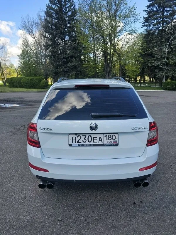 💰2 150 000₽ 📱+7 (949) 06 777 03 🚘пробег 185 тыс. км продается безупречный просторный автомобиль с оригинальным пробегом в кузове универсал, мечта для многих поклонников skoda и vag group в целом. отличная динамика от ресурсного мотора (cjsb ea888 1.8 gen3) (на данный момент это наиболее удачная и доработанная версия с уходом от детских болячек двс из линейки 1.8tsi) + полный привод реализованный на муфте haldex 5 последнего поколения* 4×4, это то чего так не хватает владельцам в vrs версиях для полноценного зацепа). данный мотор что для меня показательно ставился на audi tts до 2018 года. и в стоке выдавал 310л. с. запас для форсировки огромен, блок чугунина* без всякого алюминия и тем более алюсила как на новых 1.5tsi. ходит овер доxyja. ремонтопригоден максимально! коробка соответственно dq250, "мокрая" переваривает кучу момента и так же имеет огромный ресурс и потенциал для тюнинга. любое чип ателье, либо профильный сервис подтвердит эту инфу. увидив подобный проект с 📞 звоните: +7(949)0677703 - фотография - 7