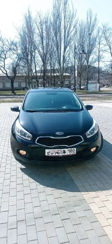 Kia сид 2014 года. 880₽ донецк. пробег оригинальный 170 т. не такси, не каршеринг, при осмотре покажем автотеку. отличное состояние, машина вся обслужена. по мотору и кпп проблем нет. кузов без рыжиков. все стекла заводские, включая лобовое. кондиционер работает. салон отличный, без дефектов. собственник по документам, любое оформление. торга нет. +79494850271 📲 tg: алексей 📞 звоните: +7(949)4850271 - фотография - 7