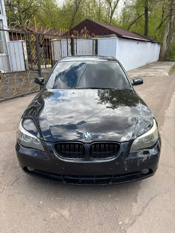 Продам bmw e60 двигатель 2.5 м54, работает тихо, не дымит и не цокотит. коробка автомат, переключает без задержек и пинков. ходовая без нареканий, очень мягкая и сбитая. по кузову без ржи, заводской пластик на днище так же в наличии. автомобиль в очень хорошем состоянии по технике, сел и поехал. по документам полное переоформление ( всю жизнь жила в анапе ) авто находится в г. донецк цена : 730.000₽ торг тел: +79493951090 - фотография - 1