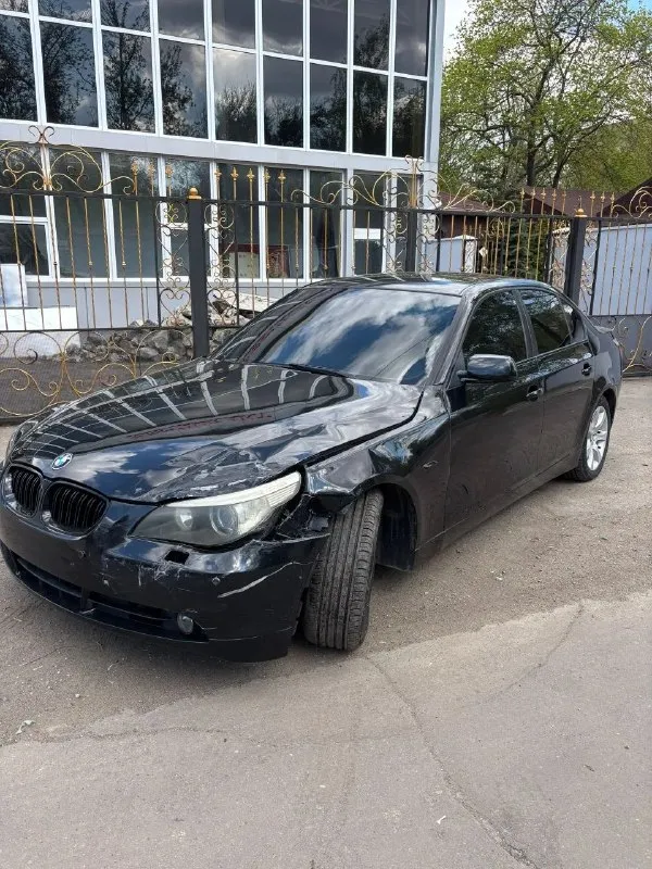 Продам bmw e60 двигатель 2.5 м54, работает тихо, не дымит и не цокотит. коробка автомат, переключает без задержек и пинков. ходовая без нареканий, очень мягкая и сбитая. по кузову без ржи, заводской пластик на днище так же в наличии. автомобиль в очень хорошем состоянии по технике, сел и поехал. по документам полное переоформление ( всю жизнь жила в анапе ) авто находится в г. донецк цена : 730.000₽ торг тел: +79493951090 - фотография - 4