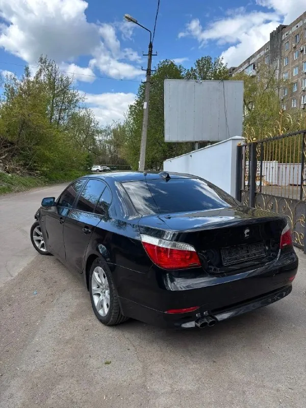 Продам bmw e60 двигатель 2.5 м54, работает тихо, не дымит и не цокотит. коробка автомат, переключает без задержек и пинков. ходовая без нареканий, очень мягкая и сбитая. по кузову без ржи, заводской пластик на днище так же в наличии. автомобиль в очень хорошем состоянии по технике, сел и поехал. по документам полное переоформление ( всю жизнь жила в анапе ) авто находится в г. донецк цена : 730.000₽ торг тел: +79493951090 - фотография - 5