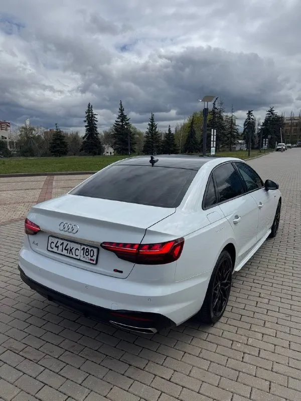 🚘 audi a4 2.0 s-line 🚙 ✅ 2021 год / 05 месяц ✅ 2.0т / бензин / акпп ✅ 12.000 km родного пробега 🔹 официальный автомобиль из германии. с минимальным пробегом и в отличном состоянии. 🔥 s-line • led приборная панель, start-stop, подогрев руля и сидений, тёмный потолок. • раздельный климат-контроль, адаптивный круиз-контроль, контурная подсветка салона. • drive-select, парктроники, камера заднего вида, складывание зеркал. • мультимедиа расширенного типа на русском языке с carplay. • кузов покрыт керамическим составом. • 2 ключа, новый комплект летней резины. 🚗 автомобиль полностью обслужен. состояние нового. возможен обмен, а также продажа в кредит. 💸 3.500.000 ₽ +79495051515 (+telegram) 📞 🇷🇺 звоните: +79495051515 - фотография - 4