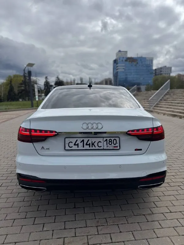 🚘 audi a4 2.0 s-line 🚙 ✅ 2021 год / 05 месяц ✅ 2.0т / бензин / акпп ✅ 12.000 km родного пробега 🔹 официальный автомобиль из германии. с минимальным пробегом и в отличном состоянии. 🔥 s-line • led приборная панель, start-stop, подогрев руля и сидений, тёмный потолок. • раздельный климат-контроль, адаптивный круиз-контроль, контурная подсветка салона. • drive-select, парктроники, камера заднего вида, складывание зеркал. • мультимедиа расширенного типа на русском языке с carplay. • кузов покрыт керамическим составом. • 2 ключа, новый комплект летней резины. 🚗 автомобиль полностью обслужен. состояние нового. возможен обмен, а также продажа в кредит. 💸 3.500.000 ₽ +79495051515 (+telegram) 📞 🇷🇺 звоните: +79495051515 - фотография - 5