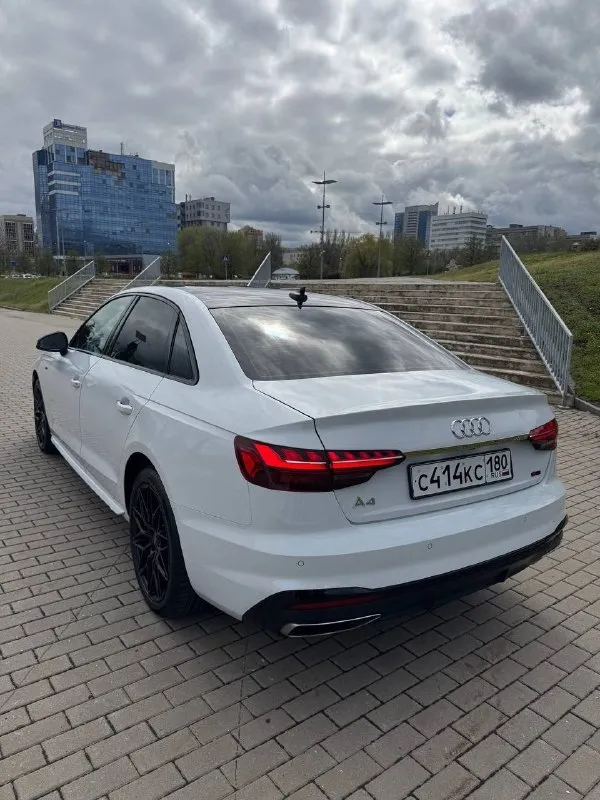 🚘 audi a4 2.0 s-line 🚙 ✅ 2021 год / 05 месяц ✅ 2.0т / бензин / акпп ✅ 12.000 km родного пробега 🔹 официальный автомобиль из германии. с минимальным пробегом и в отличном состоянии. 🔥 s-line • led приборная панель, start-stop, подогрев руля и сидений, тёмный потолок. • раздельный климат-контроль, адаптивный круиз-контроль, контурная подсветка салона. • drive-select, парктроники, камера заднего вида, складывание зеркал. • мультимедиа расширенного типа на русском языке с carplay. • кузов покрыт керамическим составом. • 2 ключа, новый комплект летней резины. 🚗 автомобиль полностью обслужен. состояние нового. возможен обмен, а также продажа в кредит. 💸 3.500.000 ₽ +79495051515 (+telegram) 📞 🇷🇺 звоните: +79495051515 - фотография - 6