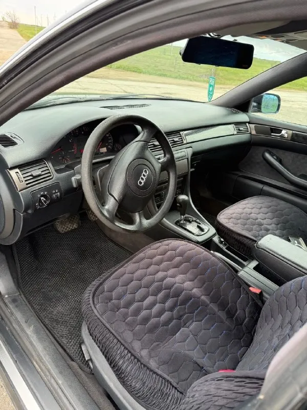 Продам audi a6 с5 🔥 год выпуска:1998🔥 пробег, км:200.000 🔥 модификация:2.4 v6 amт 🔥 тип двигателя:бензин🔥 коробка передач :aвтомат 🔥 привод:передний🔥 тип кузова : седан🔥 koмплeктaция: base🔥 цвет: темно-синий🔥 в продаже живая ауди а6 с5 на полном ходу. была произведена замена мотора, замена рулевой рейки и полное обслуживание авто. все чеки на руках, предоставлю при осмотре. ✅двигатель работает ровно и плавно, без вибраций и посторонних звуков. стабильная работа на всех режимах — от холостого хода до высоких оборотов. мгновенный отклик на педаль газа, отличная приёмистость. ровная тяга во всём диапазоне оборотов. отсутствие подтёков масла и технических жидкостей. ✅амт-5-ступенчатый автомат tiptronic все передачи щелкают, без задержек и без глюков. ✅ходовая часть в отличном состоянии, все узлы исправны. отсутствие стуков, скрипов и посторонних шумов при движении. цена:499.999 тысяч возможен пригон по договоренности. возможен обмен. номер для связи: +79495752024 (telegram) +79491472044 - фотография - 10