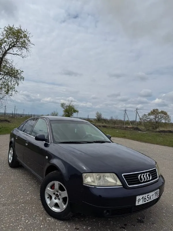 Продам audi a6 с5 🔥 год выпуска:1998🔥 пробег, км:200.000 🔥 модификация:2.4 v6 amт 🔥 тип двигателя:бензин🔥 коробка передач :aвтомат 🔥 привод:передний🔥 тип кузова : седан🔥 koмплeктaция: base🔥 цвет: темно-синий🔥 в продаже живая ауди а6 с5 на полном ходу. была произведена замена мотора, замена рулевой рейки и полное обслуживание авто. все чеки на руках, предоставлю при осмотре. ✅двигатель работает ровно и плавно, без вибраций и посторонних звуков. стабильная работа на всех режимах — от холостого хода до высоких оборотов. мгновенный отклик на педаль газа, отличная приёмистость. ровная тяга во всём диапазоне оборотов. отсутствие подтёков масла и технических жидкостей. ✅амт-5-ступенчатый автомат tiptronic все передачи щелкают, без задержек и без глюков. ✅ходовая часть в отличном состоянии, все узлы исправны. отсутствие стуков, скрипов и посторонних шумов при движении. цена:499.999 тысяч возможен пригон по договоренности. возможен обмен. номер для связи: +79495752024 (telegram) +79491472044 - фотография - 2