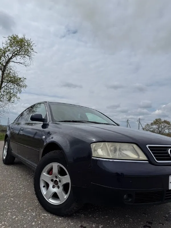 Продам audi a6 с5 🔥 год выпуска:1998🔥 пробег, км:200.000 🔥 модификация:2.4 v6 amт 🔥 тип двигателя:бензин🔥 коробка передач :aвтомат 🔥 привод:передний🔥 тип кузова : седан🔥 koмплeктaция: base🔥 цвет: темно-синий🔥 в продаже живая ауди а6 с5 на полном ходу. была произведена замена мотора, замена рулевой рейки и полное обслуживание авто. все чеки на руках, предоставлю при осмотре. ✅двигатель работает ровно и плавно, без вибраций и посторонних звуков. стабильная работа на всех режимах — от холостого хода до высоких оборотов. мгновенный отклик на педаль газа, отличная приёмистость. ровная тяга во всём диапазоне оборотов. отсутствие подтёков масла и технических жидкостей. ✅амт-5-ступенчатый автомат tiptronic все передачи щелкают, без задержек и без глюков. ✅ходовая часть в отличном состоянии, все узлы исправны. отсутствие стуков, скрипов и посторонних шумов при движении. цена:499.999 тысяч возможен пригон по договоренности. возможен обмен. номер для связи: +79495752024 (telegram) +79491472044 - фотография - 3
