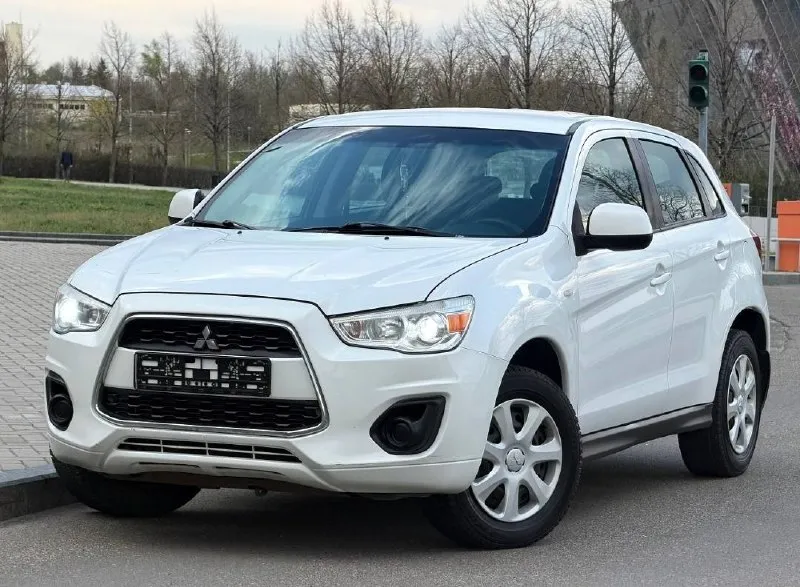 Продам mitsubishi asx рестайлинг год выпуска:2015 объём двигателя:1.6.v16 кпп механическая родной пробег:114.000 км один собственник, девушка. автомобиль в родном окрасе! состояние кузова идеальное рыжиков, корозии и прочих нюансов нет все технические обслуживание проводились исключительно у официального дилера, с соблюдением всех сроков. авто в отличном состоянии как технически, так и визуально. комплектация: бортовой компьютер, подогрев сидений,4 стеклоподъемника, кондиционер, электро зеркала, противотуманные фары, камера заднего вида, подогрев стекл, abs esp, aux bluetooth, полный комплект ключей и много чего прочего для комфортного вождения по документам любой вид оформления автотека кристально чистая, ✅ цена:1.085.000 г. донецк номер телефона: +7949-126-88-71 - фотография - 2