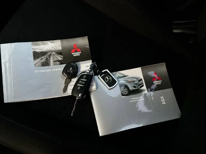Продам mitsubishi asx рестайлинг год выпуска:2015 объём двигателя:1.6.v16 кпп механическая родной пробег:114.000 км один собственник, девушка. автомобиль в родном окрасе! состояние кузова идеальное рыжиков, корозии и прочих нюансов нет все технические обслуживание проводились исключительно у официального дилера, с соблюдением всех сроков. авто в отличном состоянии как технически, так и визуально. комплектация: бортовой компьютер, подогрев сидений,4 стеклоподъемника, кондиционер, электро зеркала, противотуманные фары, камера заднего вида, подогрев стекл, abs esp, aux bluetooth, полный комплект ключей и много чего прочего для комфортного вождения по документам любой вид оформления автотека кристально чистая, ✅ цена:1.085.000 г. донецк номер телефона: +7949-126-88-71 - фотография - 9