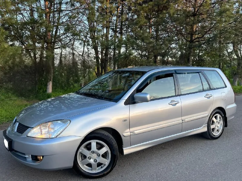 Продам mitsubishi lancer lx рестайлинг в состоянии близко к новому автомобилю! 1.6л. бензин. мкпп. семейный универсал. куплена в 2007 году в автосалоне. пробег 141.тыс. км. один единственный владелец! за всю жизнь (была в одной семье). птс оригинал. сборка япония. комплектация: кондиционер(заправлен). гидроусилитель руля. подушки безопасности airbag. система abs. система esp. подогрев сидений. эл регулировка зеркал с обогревом. все эл. стеклоподъемники с доводчиками. кожаный руль. противотуманные фары. заводские титановые диски r15. доп установлена сигнализация. магнитола с качественной акустикой. новая летняя резина formula. 195/60/15. новому хозяину для приятной езды есть всё, докупать ничего не придётся. кузов оцинкован! обработана. донецк 💰цена 615.000₽ 📞 +7 (949) 452-20-26 - фотография - 4