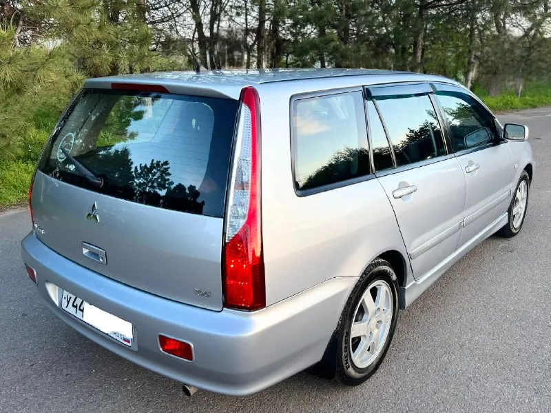 Продам mitsubishi lancer lx рестайлинг в состоянии близко к новому автомобилю! 1.6л. бензин. мкпп. семейный универсал. куплена в 2007 году в автосалоне. пробег 141.тыс. км. один единственный владелец! за всю жизнь (была в одной семье). птс оригинал. сборка япония. комплектация: кондиционер(заправлен). гидроусилитель руля. подушки безопасности airbag. система abs. система esp. подогрев сидений. эл регулировка зеркал с обогревом. все эл. стеклоподъемники с доводчиками. кожаный руль. противотуманные фары. заводские титановые диски r15. доп установлена сигнализация. магнитола с качественной акустикой. новая летняя резина formula. 195/60/15. новому хозяину для приятной езды есть всё, докупать ничего не придётся. кузов оцинкован! обработана. донецк 💰цена 615.000₽ 📞 +7 (949) 452-20-26 - фотография - 5