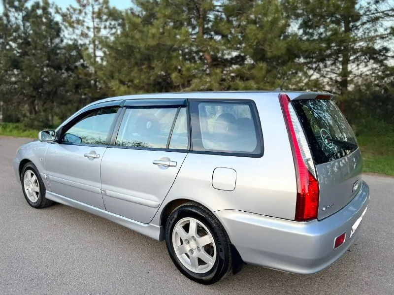 Продам mitsubishi lancer lx рестайлинг в состоянии близко к новому автомобилю! 1.6л. бензин. мкпп. семейный универсал. куплена в 2007 году в автосалоне. пробег 141.тыс. км. один единственный владелец! за всю жизнь (была в одной семье). птс оригинал. сборка япония. комплектация: кондиционер(заправлен). гидроусилитель руля. подушки безопасности airbag. система abs. система esp. подогрев сидений. эл регулировка зеркал с обогревом. все эл. стеклоподъемники с доводчиками. кожаный руль. противотуманные фары. заводские титановые диски r15. доп установлена сигнализация. магнитола с качественной акустикой. новая летняя резина formula. 195/60/15. новому хозяину для приятной езды есть всё, докупать ничего не придётся. кузов оцинкован! обработана. донецк 💰цена 615.000₽ 📞 +7 (949) 452-20-26 - фотография - 6