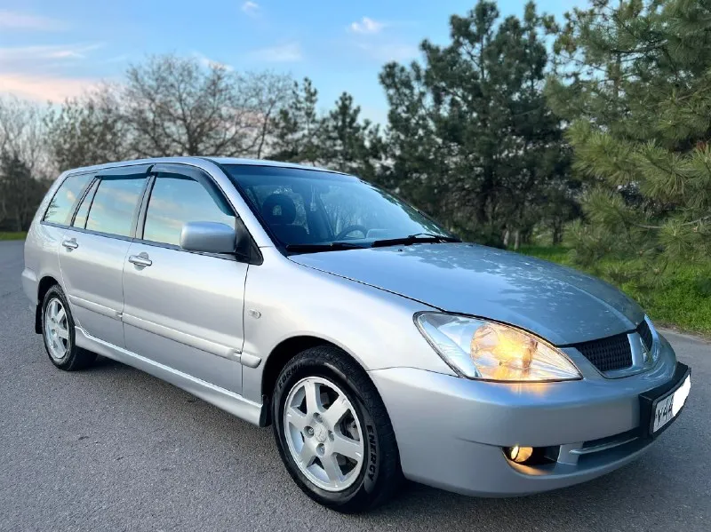 Продам mitsubishi lancer lx рестайлинг в состоянии близко к новому автомобилю! 1.6л. бензин. мкпп. семейный универсал. куплена в 2007 году в автосалоне. пробег 141.тыс. км. один единственный владелец! за всю жизнь (была в одной семье). птс оригинал. сборка япония. комплектация: кондиционер(заправлен). гидроусилитель руля. подушки безопасности airbag. система abs. система esp. подогрев сидений. эл регулировка зеркал с обогревом. все эл. стеклоподъемники с доводчиками. кожаный руль. противотуманные фары. заводские титановые диски r15. доп установлена сигнализация. магнитола с качественной акустикой. новая летняя резина formula. 195/60/15. новому хозяину для приятной езды есть всё, докупать ничего не придётся. кузов оцинкован! обработана. донецк 💰цена 615.000₽ 📞 +7 (949) 452-20-26 - фотография - 8
