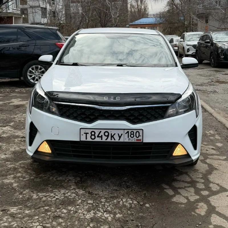 Продам kia rio 1,6 2022 года ! пробег- 78000 км коробка автомат автомобиль в отличном состоянии, мотор и коробка работают без нареканий. комплектация : 4 эсп, кондиционер, мультируль, подогревы передних сидений и руля. дополнительно установлено круиз контроль и диодная оптика. салон в идеале. автомобиль полностью технически обслужен !имеется 2 косметических подкраса. в комплекте имеется летняя резина на дисках. тех. осмотр пройден, документы в порядке, полное переоформление. цена : 1.310000 +79495279549 📞 звоните: +7(949)5279549 - фотография - 1