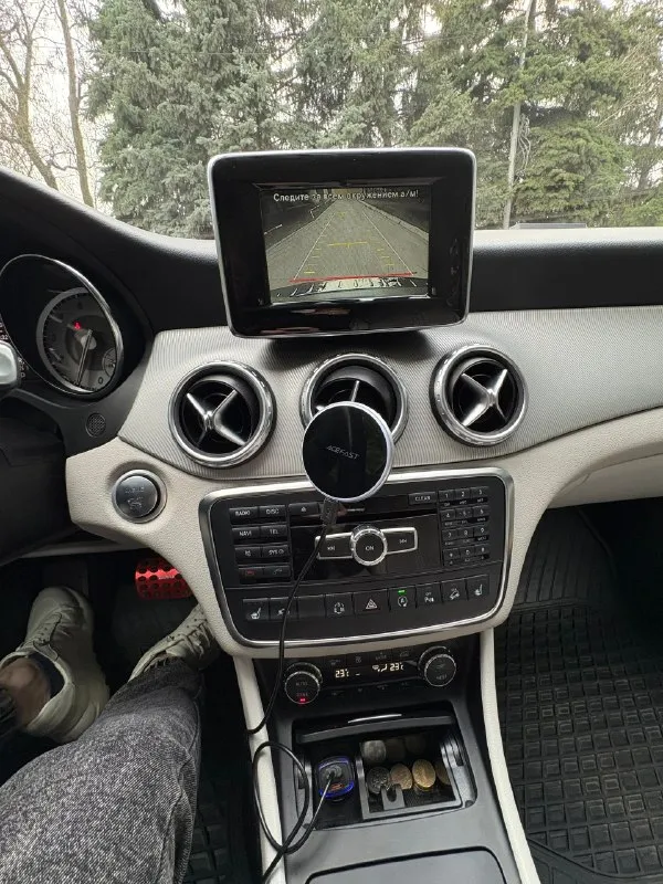 Продается mercedes gla 250. компактный, комфортный кроссовер. 2.0 л 211 л. с. полный привод 4 matic off-road пакет (машина выше обычной версии). - старт-стоп - два ключа - помощь при спуске с горы - открытие двери багажника с кнопки - круговые парктроники - камера заднего вида - автоматический парковщик - электроскладывание зеркал - датчик дождя/света - 2-х зонный климат-контроль - обогрев сидений и зеркал - диски r18 - сидения ковши - контурная подсветка комплект зимних и летних (оригинальных) ковриков и много чего другого… третий авто в семье, не частые выезды в большинстве трасса, экономичный и в тоже время динамичный и комфортный для городской езды. пробег сейчас на авто 114000 км, автомобиль приобретали на пробеге 111000км в рольфе, я собственник, на учете стоит на мне. при покупке в января 2026 г было сделано большое то у оф. дилера mercedes звезда каширки на 240.000 т р, все заказ наряды на руках: заменены масло в заднем редукторе, тормозные диски перед/зад bre 📞 звоните: +7(916)0752288 - фотография - 10