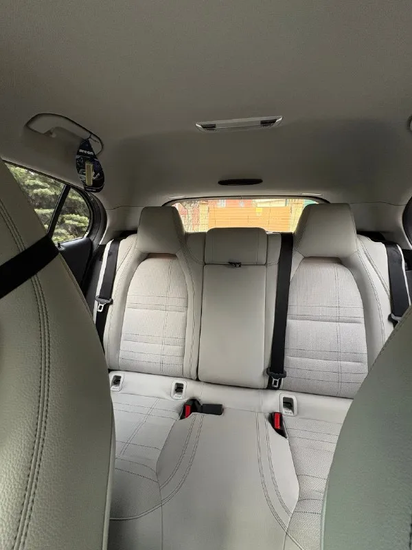 Продается mercedes gla 250. компактный, комфортный кроссовер. 2.0 л 211 л. с. полный привод 4 matic off-road пакет (машина выше обычной версии). - старт-стоп - два ключа - помощь при спуске с горы - открытие двери багажника с кнопки - круговые парктроники - камера заднего вида - автоматический парковщик - электроскладывание зеркал - датчик дождя/света - 2-х зонный климат-контроль - обогрев сидений и зеркал - диски r18 - сидения ковши - контурная подсветка комплект зимних и летних (оригинальных) ковриков и много чего другого… третий авто в семье, не частые выезды в большинстве трасса, экономичный и в тоже время динамичный и комфортный для городской езды. пробег сейчас на авто 114000 км, автомобиль приобретали на пробеге 111000км в рольфе, я собственник, на учете стоит на мне. при покупке в января 2026 г было сделано большое то у оф. дилера mercedes звезда каширки на 240.000 т р, все заказ наряды на руках: заменены масло в заднем редукторе, тормозные диски перед/зад bre 📞 звоните: +7(916)0752288 - фотография - 9