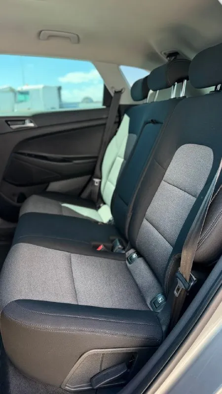 Донецк, цена 1990000 тысяч рублей. hyundai tucson 2.0 at, 2019, рестайлинг. дизель, полный привод. 1 владелец, весь в родной краске. 2 ключ. оригинал птс. в шикарном цвете. все стёкла в круг - оригинал! техника восторг! мотор часики, тяга бешенная. обслужена от и до, все подтверждено заказ нарядами и сервисной книгой. салон отличный. жирная комплектация : кожаный мульти-руль, автосвет, датчик дождя, круиз, блокировка привода, мультимедиа с карплей, старт-стоп, обогрев руля, двух-зонный климат, подогревы сидений, помощь при спуске и множество других функций. технический осмотр пройден. постановка в мрэо. донецк. тел +79495258577 (телеграмм), и +79237869556 📞 🇷🇺 звоните: +7(923)7869556 - фотография - 10