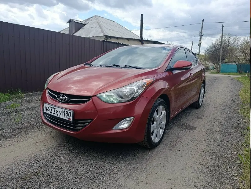 Продам hyundai elantra md 2011 год, акпп, двигатель 1.8 л. собственник, владею с 2020 года. авто был пригнан из америки в 2020 году. машина в хорошем состоянии. пробег на сегодняшний день 130000 миль. полностью обслужена, вложений не требует. предмаксимальная комплектация: -кожаный салон - электро люк -подогревы всех сидений - кондиционер -круиз контроль -громкая связь -4электро стеклоподъёмника -электро усилитель руля -блютуз -abs -esp и многое другое двигатель работает без нареканий, после капитального ремонта прошел около 15000 км. также был заменён комплект цепи грм. акпп 6 ступенчатая, переключает без пинков. масло в коробке менял также 15000 км назад. кондиционер холодит, печка греет. по электрике всё работает. безопастность вся на месте, ошибок на приборке нет никаких. резина на заводских литых дисках r17прошла один сезон. газ пропан вписан в документах и идёт в комплекте с автомобилем( был снят с машины при ремонте двигателя). по документам полный порядок, переоф 📞 звоните: +7(949)0238121 - фотография - 1