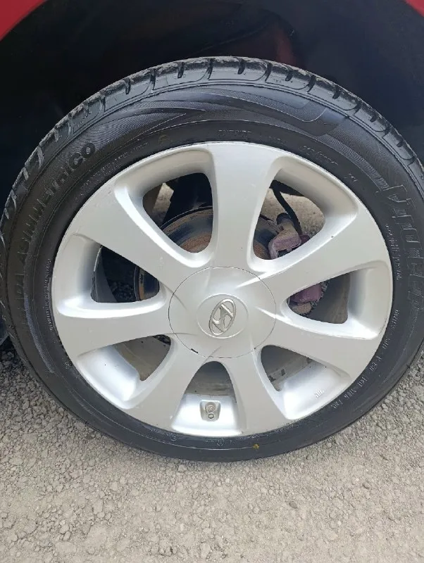 Продам hyundai elantra md 2011 год, акпп, двигатель 1.8 л. собственник, владею с 2020 года. авто был пригнан из америки в 2020 году. машина в хорошем состоянии. пробег на сегодняшний день 130000 миль. полностью обслужена, вложений не требует. предмаксимальная комплектация: -кожаный салон - электро люк -подогревы всех сидений - кондиционер -круиз контроль -громкая связь -4электро стеклоподъёмника -электро усилитель руля -блютуз -abs -esp и многое другое двигатель работает без нареканий, после капитального ремонта прошел около 15000 км. также был заменён комплект цепи грм. акпп 6 ступенчатая, переключает без пинков. масло в коробке менял также 15000 км назад. кондиционер холодит, печка греет. по электрике всё работает. безопастность вся на месте, ошибок на приборке нет никаких. резина на заводских литых дисках r17прошла один сезон. газ пропан вписан в документах и идёт в комплекте с автомобилем( был снят с машины при ремонте двигателя). по документам полный порядок, переоф 📞 звоните: +7(949)0238121 - фотография - 8