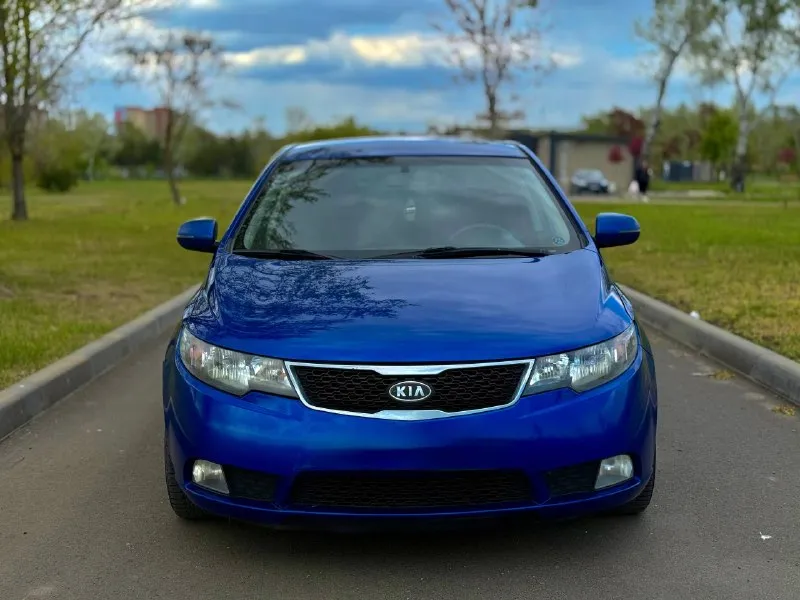 🚙марка: kia cerato ⚙️двигатель:1.6 ⛽️вид топлива:бензин 📅год выпуска:2010 💴цена:785.000.руб(торг-обмен) 🗺️пробег:200.000 км 📦:кпп :механика:6 ступенчатая в продаже надёжно корейский автомобиль в хорошем состоянии вложений никаких не требует весь в заводском окрасе за исключением одного элемента стекла все родные по кузову нету ни жучков ни рыжиков выглядит как на фото автомобиль прошел недавно то техническая часть вся на отлично по комплектации четыре стеклоподъемника электро зеркала датчик дождя датчик света передний подогрева сидений 2 ключа 🔑 все остальные доп вопросы 📞 звоните: пишите +79495000534 есть telegram 📍•город мариуполь - фотография - 1