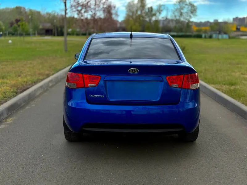 🚙марка: kia cerato ⚙️двигатель:1.6 ⛽️вид топлива:бензин 📅год выпуска:2010 💴цена:785.000.руб(торг-обмен) 🗺️пробег:200.000 км 📦:кпп :механика:6 ступенчатая в продаже надёжно корейский автомобиль в хорошем состоянии вложений никаких не требует весь в заводском окрасе за исключением одного элемента стекла все родные по кузову нету ни жучков ни рыжиков выглядит как на фото автомобиль прошел недавно то техническая часть вся на отлично по комплектации четыре стеклоподъемника электро зеркала датчик дождя датчик света передний подогрева сидений 2 ключа 🔑 все остальные доп вопросы 📞 звоните: пишите +79495000534 есть telegram 📍•город мариуполь - фотография - 4