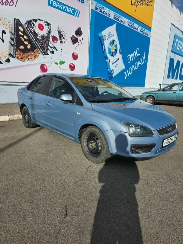 Ford focus 2, дорестайлинг, 2005 г. в. , 1.6 л, 115 л. с. , мкпп. комплектация: • кондиционер (рабочий, заправлен, пройдена полная диагностика летом 2024 года); • гур (был заменён вместе с приводными ремнями); • эсп передние; • электрорегулировка зеркал; • центральный замок; • штатная сигнализация (с датчиком объема); • блокировка замков задних дверей (с ключа); • мультируль с регулировкой по высоте и вылету; • штатная магнитола (с кодом) + планшет; • бортовой компьютер; • микролифт водительского сиденья; • обогрев заднего стекла; • птф; штампы r15 на летней резине, три ключа. продажа с полным переоформлением, я собственник, без штрафов и арестов. за время владения авто многое было заменено, обслужено. из последних работ - слесарные (замена порогов, варка арки), обновление лкп, переборка двигателя. имеются на всё чеки, заказы-наряды. за подробной информацией общаться в лс, +79493230942 цена - 450 000₽ 📞 звоните: +7(949)3230942 - фотография - 1