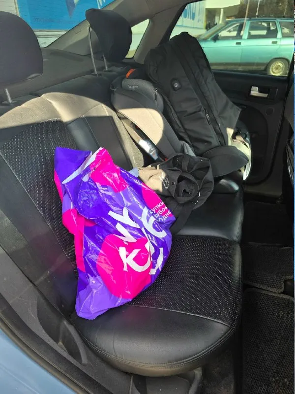 Ford focus 2, дорестайлинг, 2005 г. в. , 1.6 л, 115 л. с. , мкпп. комплектация: • кондиционер (рабочий, заправлен, пройдена полная диагностика летом 2024 года); • гур (был заменён вместе с приводными ремнями); • эсп передние; • электрорегулировка зеркал; • центральный замок; • штатная сигнализация (с датчиком объема); • блокировка замков задних дверей (с ключа); • мультируль с регулировкой по высоте и вылету; • штатная магнитола (с кодом) + планшет; • бортовой компьютер; • микролифт водительского сиденья; • обогрев заднего стекла; • птф; штампы r15 на летней резине, три ключа. продажа с полным переоформлением, я собственник, без штрафов и арестов. за время владения авто многое было заменено, обслужено. из последних работ - слесарные (замена порогов, варка арки), обновление лкп, переборка двигателя. имеются на всё чеки, заказы-наряды. за подробной информацией общаться в лс, +79493230942 цена - 450 000₽ 📞 звоните: +7(949)3230942 - фотография - 8