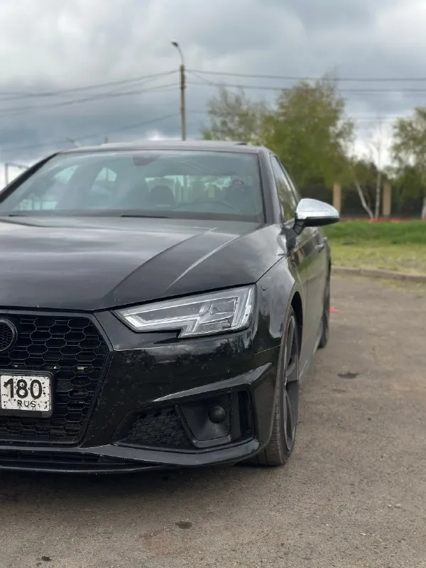 Audi s4 2018 года 130 тыс. покупал на пробеге 50 тыс. пробег с момента покупки весь трасса, машина ездила дышала, а не каталась в городе от светофора до светофора ( для убедительности можно посмотреть адаптацию коробки или долговременную память ) 3 литра бензин 354 силы полный привод замена масла строго каждые 6 тыс. км лил motul 5w30 фильтра все оригинал топливо лукойл 100 по машине менялось: 1. все передние сайлент блоки в количестве 10 шт оригинал 2. был заменен масляный стакан на новый оригинальный последней ревизии + был заглушен масляный термостат 3.заменили масло в коробке редукторах и раздатке, масло и поддон с фильром строго оригинал 4.машина вся в круг в дорогой пленке ( молекула дорогая пленка на которой не видно шагрени, максимально четкая и глубокая передача цвета ) + недавно была выполнена полировка и нанесена керамика, а также была поклеена в круг атермальная пленка 5.на пробеге 90 тыс были заменены свечи и антифриз все исключительно оригинал 📞 звоните: +7(949)3079486 - фотография - 3