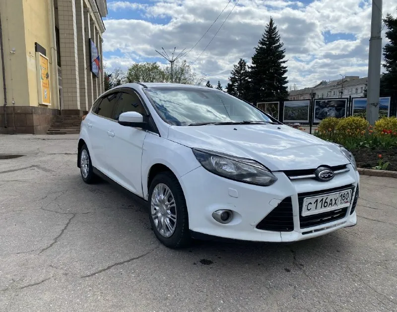 Ford focus 3 1.6 автомат 2012г максимальная комплектация (titanium): - мультируль - климат контроль - подогрев сидений - подогрев лобового, заднего стекла и зеркал - абс, стабилизация - автосвет - регулировка руля во всех положениях - лифт сидений мотор и коробка без нареканий, коробка контрактная, пробег 60тыс км. на ходу каждый день, своевременно обслуживалась. ходовая мягкая, без стуков, полностью обслужена. небольшие нарекания по кузову и требует замены ролик кондиционера. продаю пока продается интересующий меня автомобиль. пробег: 300тыс км торг на месте, обмен не рассматриваю 660 тыс руб, +79494169103 данил макеевка 📞 звоните: +7(949)4169103 - фотография - 1