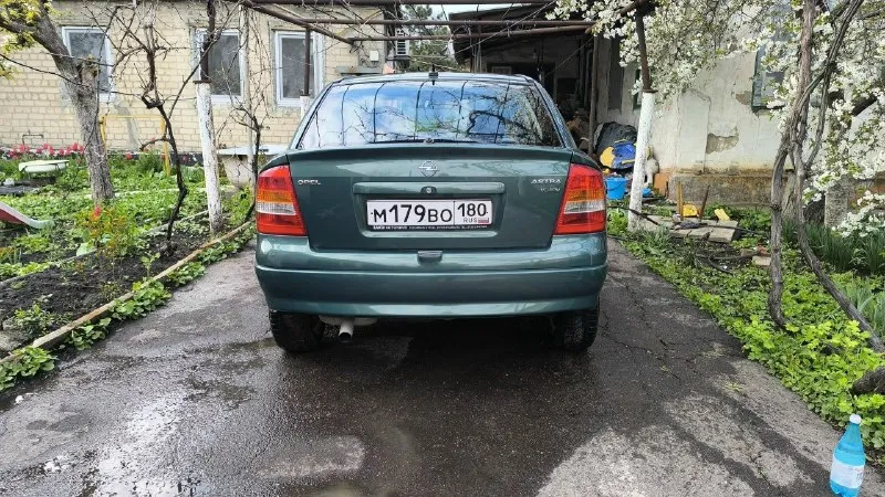 Продам opel astra g 2001год. "пригнан с германии в 2021 году" движок1.6 102л. с, миханика. пробег 265тыс. заменены:колодки, фильтра, подшипники, рулевые тяги и наконечники, масло, задние стойки стабилизатора, задние проставки под пружины, передние пружины, подушки двигателя в круг, выхлопная система полностью. по кузову(металу) все отлично, гнили нет. был крашен вкруг в 2022.машина в отличном состоянии, салон в порядке, сел и поехал. на данный момент машина на зимней липучке на докат, новую летнюю резину отдаю в придачу. с документами всё в порядке, я хозяин, остальная интересующая информация у капота. цена 400000т. р. находится в г. ждановка днр тел:+79498581572(миранда) +79494650883(феникс) максим. 📞 звоните: +7(949)8581572 - фотография - 1