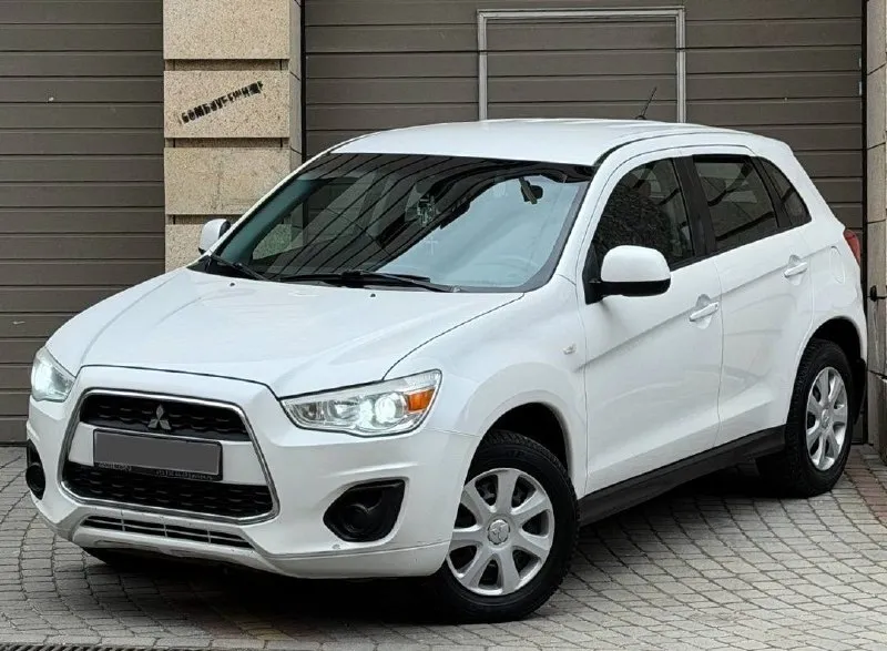 Продам mitsubishi asx рестайлинг год выпуска:2015 объём двигателя:1.6.v16 кпп механическая родной пробег:115.000 км один собственник авто в родном окрасе, без дтп! состояние кузова идеальное, рыжиков корозии и прочих нюансов нет, все технические обслуживания проводились исключительно у официального дилера, с соблюдением всех сроков. авто в отличном состоянии, как технически, так и визуально. комплектация: бортовой компьютер, подогрев сидений,4 стеклоподъемника, кондиционер, электро зеркала, противотуманные фары, подогрев стекл, камера заднего вида, abs esp, aux bluetooth, полный комплект ключей и много чего прочего для комфортного вождения два комплекта резины с дисками! по документам любой вид оформления автотека кристально чистая✅ цена:1.025.000 г. донецк номер телефона: +7949-126-88-71 - фотография - 2