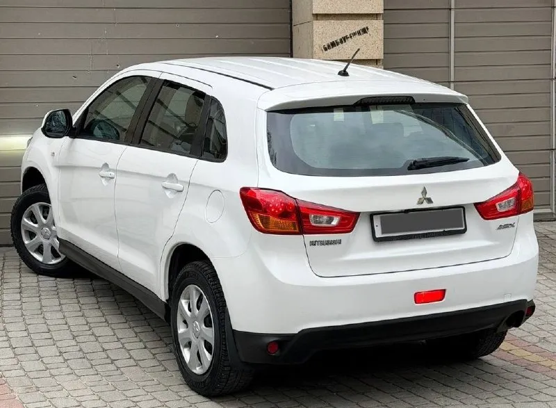 Продам mitsubishi asx рестайлинг год выпуска:2015 объём двигателя:1.6.v16 кпп механическая родной пробег:115.000 км один собственник авто в родном окрасе, без дтп! состояние кузова идеальное, рыжиков корозии и прочих нюансов нет, все технические обслуживания проводились исключительно у официального дилера, с соблюдением всех сроков. авто в отличном состоянии, как технически, так и визуально. комплектация: бортовой компьютер, подогрев сидений,4 стеклоподъемника, кондиционер, электро зеркала, противотуманные фары, подогрев стекл, камера заднего вида, abs esp, aux bluetooth, полный комплект ключей и много чего прочего для комфортного вождения два комплекта резины с дисками! по документам любой вид оформления автотека кристально чистая✅ цена:1.025.000 г. донецк номер телефона: +7949-126-88-71 - фотография - 3