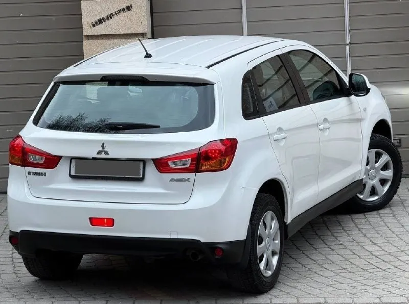 Продам mitsubishi asx рестайлинг год выпуска:2015 объём двигателя:1.6.v16 кпп механическая родной пробег:115.000 км один собственник авто в родном окрасе, без дтп! состояние кузова идеальное, рыжиков корозии и прочих нюансов нет, все технические обслуживания проводились исключительно у официального дилера, с соблюдением всех сроков. авто в отличном состоянии, как технически, так и визуально. комплектация: бортовой компьютер, подогрев сидений,4 стеклоподъемника, кондиционер, электро зеркала, противотуманные фары, подогрев стекл, камера заднего вида, abs esp, aux bluetooth, полный комплект ключей и много чего прочего для комфортного вождения два комплекта резины с дисками! по документам любой вид оформления автотека кристально чистая✅ цена:1.025.000 г. донецк номер телефона: +7949-126-88-71 - фотография - 4