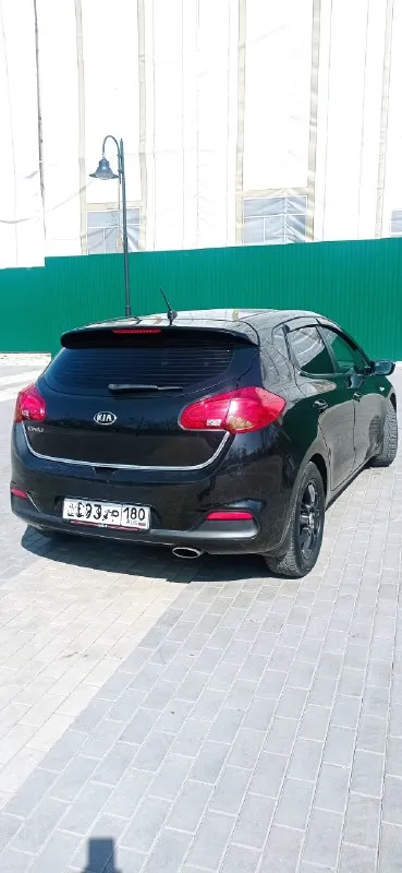 Киа сид 2014 года. 880₽ донецк. пробег оригинальный 170 т. не такси, не каршеринг, при осмотре покажем автотеку. отличное состояние, машина вся обслужена. по мотору и кузову проблем нет. двигатель работает отлично, без лишних шумов. кпп 6 ст механика, расход очень маленький. резвый и надежный автомобиль. все стекла заводские, включая лобовое. салон отличный, без дефектов. кондиционер работает. продажа от собственника. +79494850271 - фотография - 5