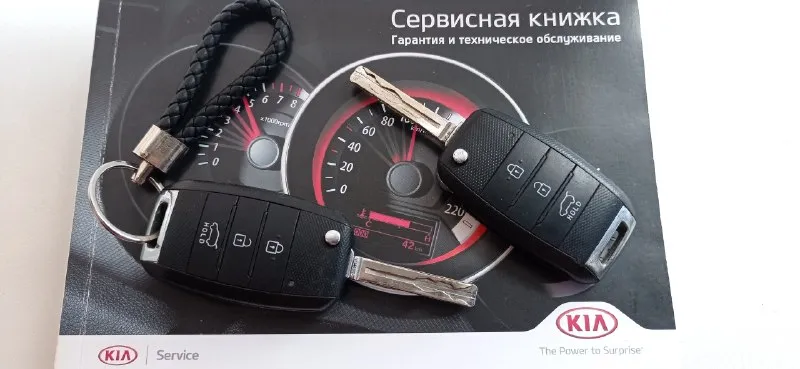 Киа сид 2014 года. 880₽ донецк. пробег оригинальный 170 т. не такси, не каршеринг, при осмотре покажем автотеку. отличное состояние, машина вся обслужена. по мотору и кузову проблем нет. двигатель работает отлично, без лишних шумов. кпп 6 ст механика, расход очень маленький. резвый и надежный автомобиль. все стекла заводские, включая лобовое. салон отличный, без дефектов. кондиционер работает. продажа от собственника. +79494850271 - фотография - 9