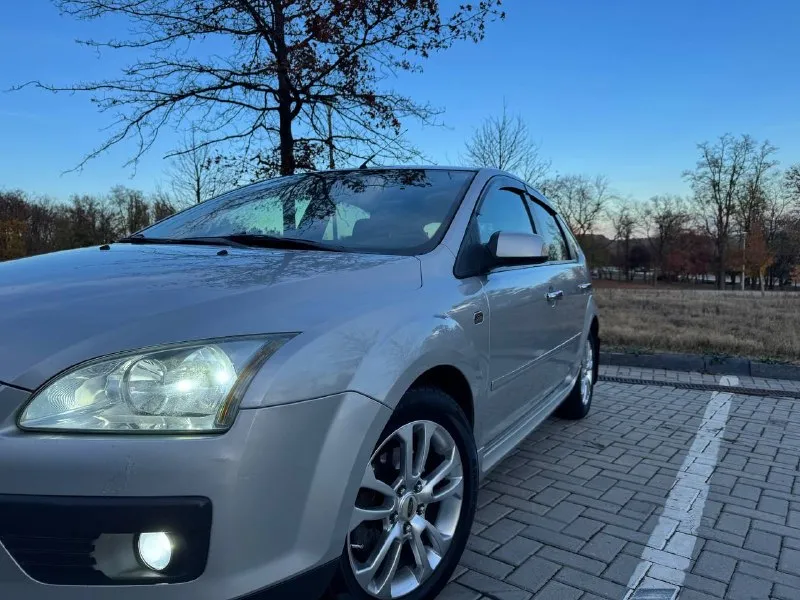 Продаю ford фокус (focus) 2007 1.6 мкпп, 115л. с. по машине было сделано очень много, сделал отдельный скрин, где все расписано по работам. машину действительно хорошо обслуживали, не жалели денег, менял масло каждые 8 тысяч (только равенол). установлены сразу после приобретения кожаные чехлы, которые до сих пор в отличном состоянии. по кузову красил левое заднее крыло и водительскую дверь в косметических целях (фото «до» покажу) стоит качественный свет (габариты, ближний, дальний, птф) с led лампами. фары отполированы и затянуты пленкой. пробег- 258тыс машина действительна в отличном состоянии, вложений не потребует, т. к все сделано, все по ней расскажу, сел и поехал. 585 тыс. торг уместен. звоните по номеру. магнитола стоит уже штатная, teyes вытащил +7(949)352-35-02 📲 tg: @serj1kkk 📞 +7(949)3523502 📲 tg: @serj1kkk 📞 звоните: +7(949)3523502 - фотография - 2