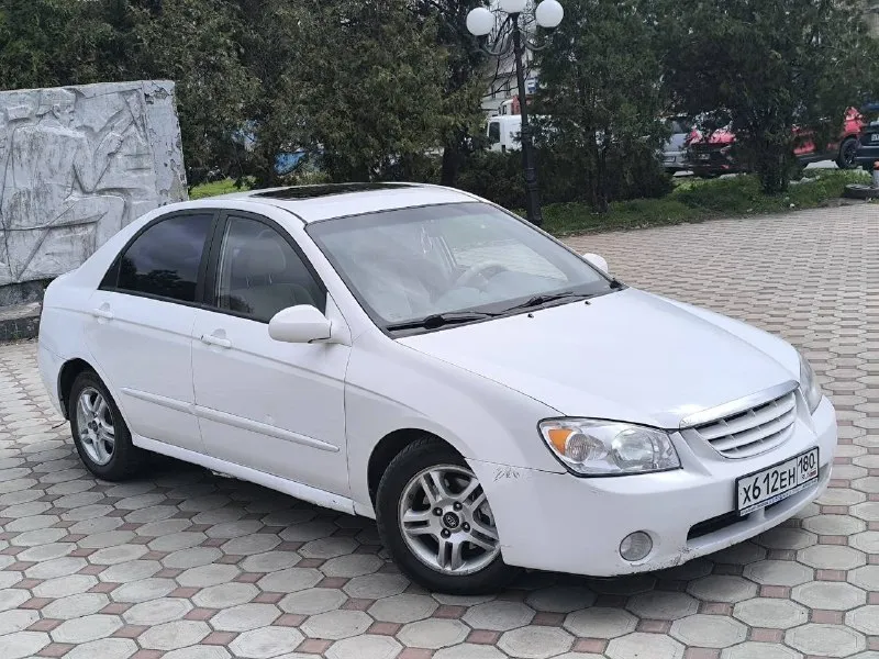 ! самый низ рынка ! цена 🎁: 410 000 рублей !!! продам kia cerato в идеальном техническом состоянии 2.0 газ/бензин на автомате ! +7949-426-09-30 автомобиль в идеальном техническом состоянии, вложений не требует от слова совсем! • двигатель работает идеально, масла фильтра поменяны. • коробка автомат, переключает идеально! без пинков, без рывков во всех режимах, также масло уже менялось! • ходовая вся новая! не торохтит, не тарабанит, а едет идеально, мягко и плавно! +7949-426-09-30 теперь перейдем к минусам. .. • кузов а хорошем состоянии, но начали гнить пороги. • лкп есть пару не красивых мелких моментов, но в глаза не бросается. +7949-426-09-30 комплектация: светлый велюровый салон, газ/бензин, автозапуск, климат контроль, подогрев сидений, сенсорная мультимедиа, весь свет led original, подогревы стекл, прогревы зеркал с электроприводом, люк и многое другое, . . в общем и целом о машине: красивый, комфортный, быстрый экономичный автомобиль, полностью обслуженный! +7949-426-09-30 енакиево возможна доставка в любой город днр - фотография - 1