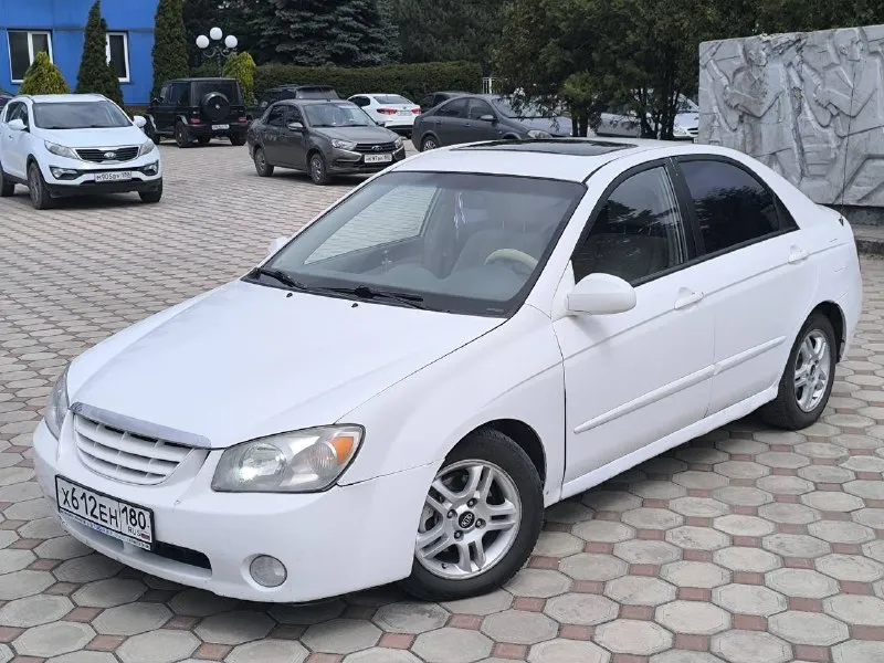 ! самый низ рынка ! цена 🎁: 410 000 рублей !!! продам kia cerato в идеальном техническом состоянии 2.0 газ/бензин на автомате ! +7949-426-09-30 автомобиль в идеальном техническом состоянии, вложений не требует от слова совсем! • двигатель работает идеально, масла фильтра поменяны. • коробка автомат, переключает идеально! без пинков, без рывков во всех режимах, также масло уже менялось! • ходовая вся новая! не торохтит, не тарабанит, а едет идеально, мягко и плавно! +7949-426-09-30 теперь перейдем к минусам. .. • кузов а хорошем состоянии, но начали гнить пороги. • лкп есть пару не красивых мелких моментов, но в глаза не бросается. +7949-426-09-30 комплектация: светлый велюровый салон, газ/бензин, автозапуск, климат контроль, подогрев сидений, сенсорная мультимедиа, весь свет led original, подогревы стекл, прогревы зеркал с электроприводом, люк и многое другое, . . в общем и целом о машине: красивый, комфортный, быстрый экономичный автомобиль, полностью обслуженный! +7949-426-09-30 енакиево возможна доставка в любой город днр - фотография - 2